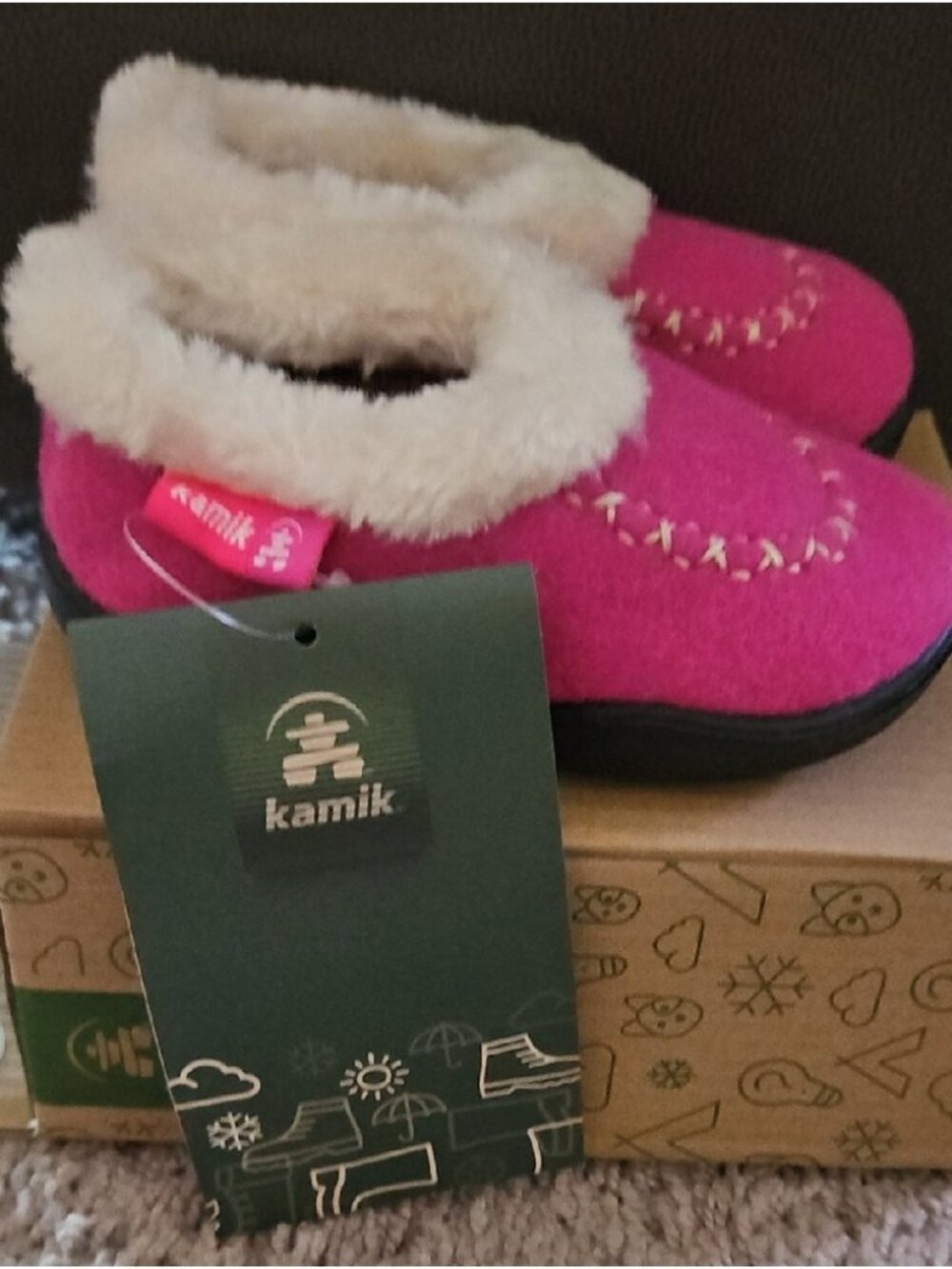Kamik Pink Slipper Cozy Cabin Moccasins Size 5 Girl's New Comfort Warm